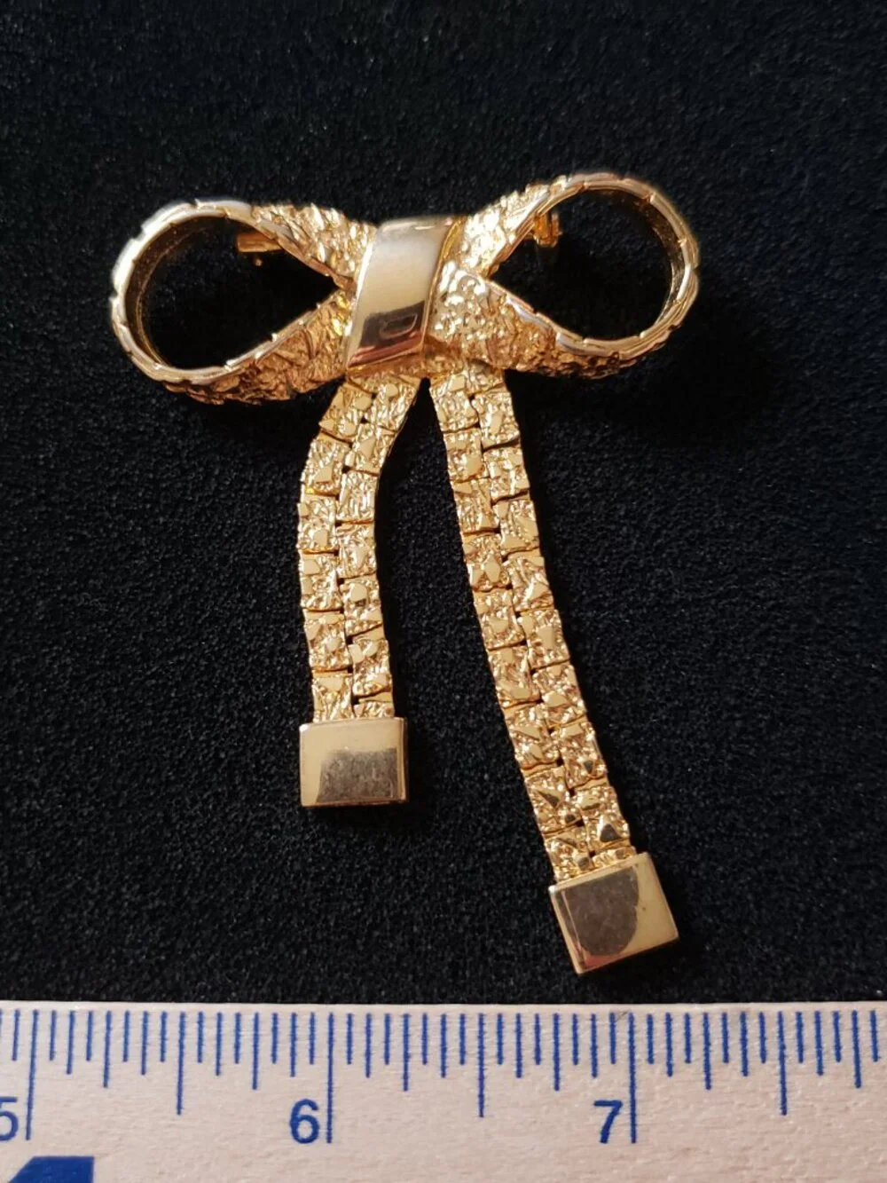 Vintage Bow Brooch Pin Gold Tone Gorgeous
